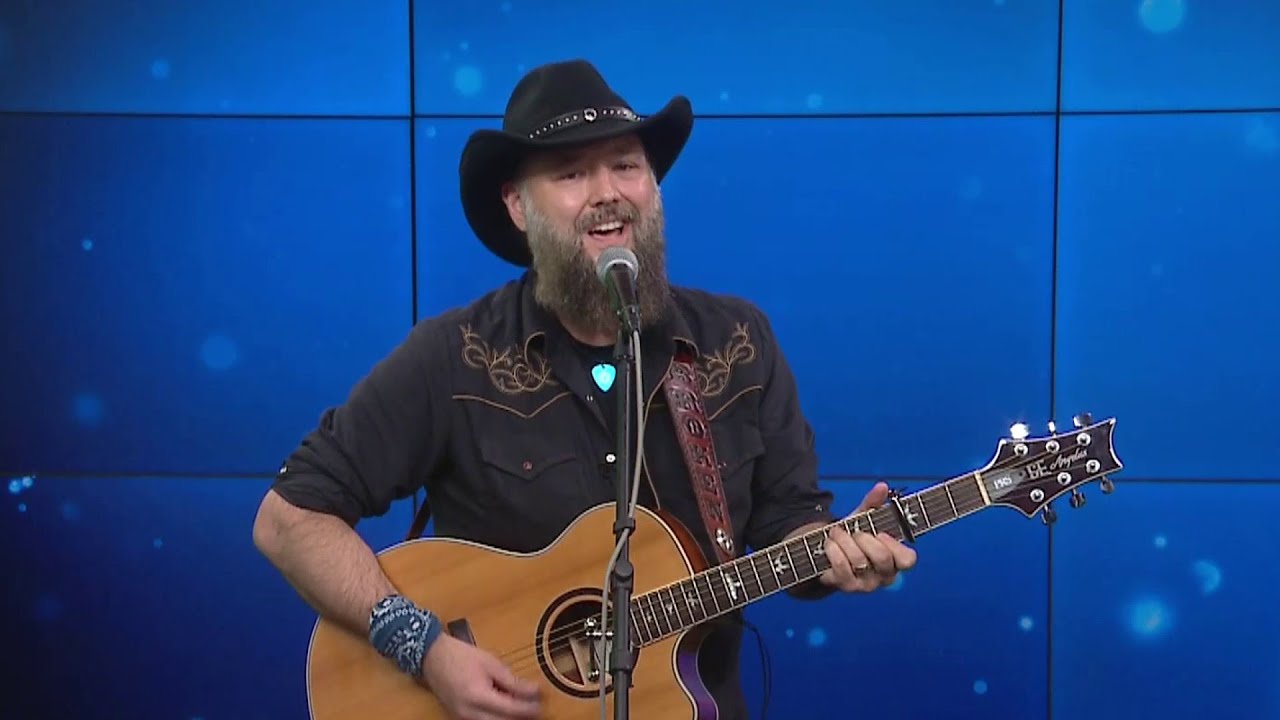 Joe Buchanan is back to perform a song to kick off Hannukah | HOUSTON LIFE | KPRC 2