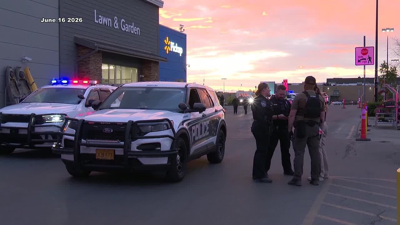 Глава полиции Анкориджа раскрыл новые подробности перестрелки в Walmart: подозреваемый мертв, тро...