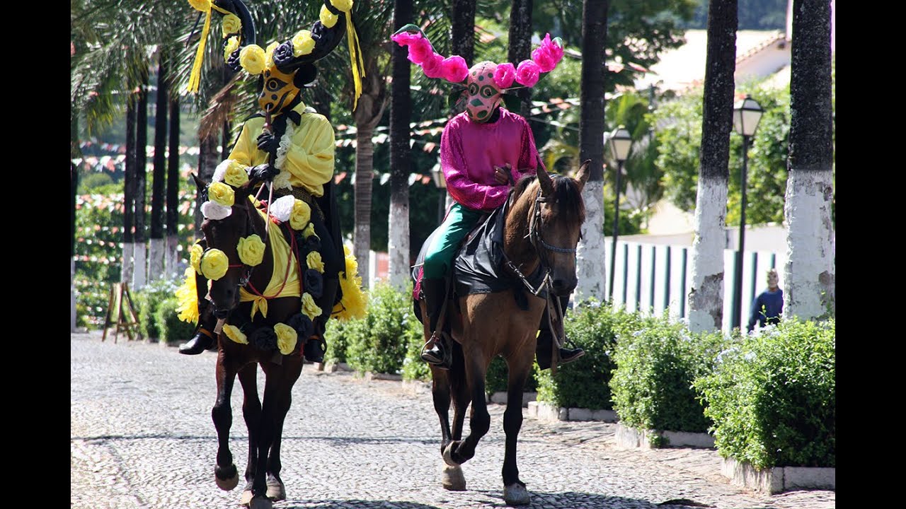 MASCARADOS DO DIVINO ESPÍRITO SANTO - PIRENÓPOLIS - GOIÁS - 2008