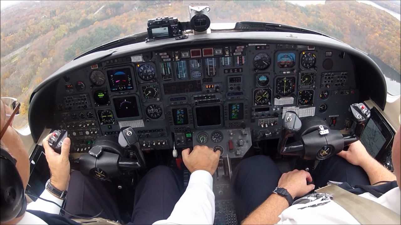 Citation V max weight landing at KHPN - Real ATC