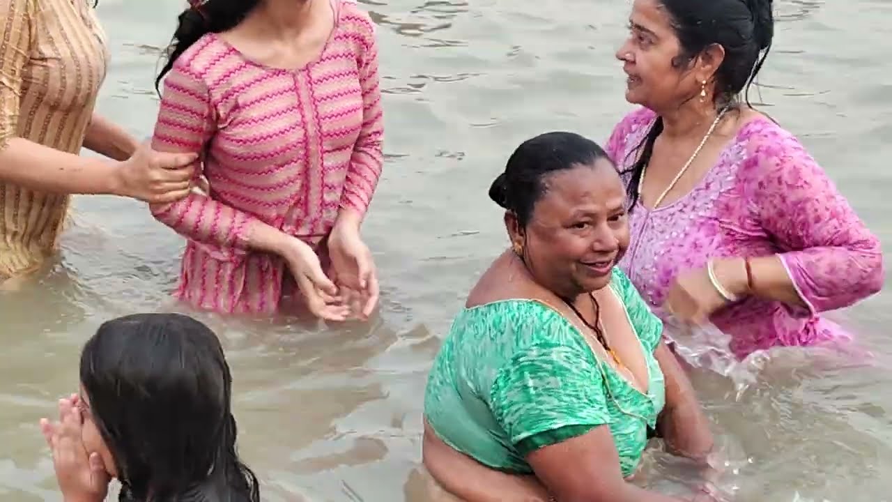चीन लगे बहन के साथ आस्था की डुबकी गंगा स्नान हरिद्वार@धनवंती हरियाणवी ताई 🗾🙏
