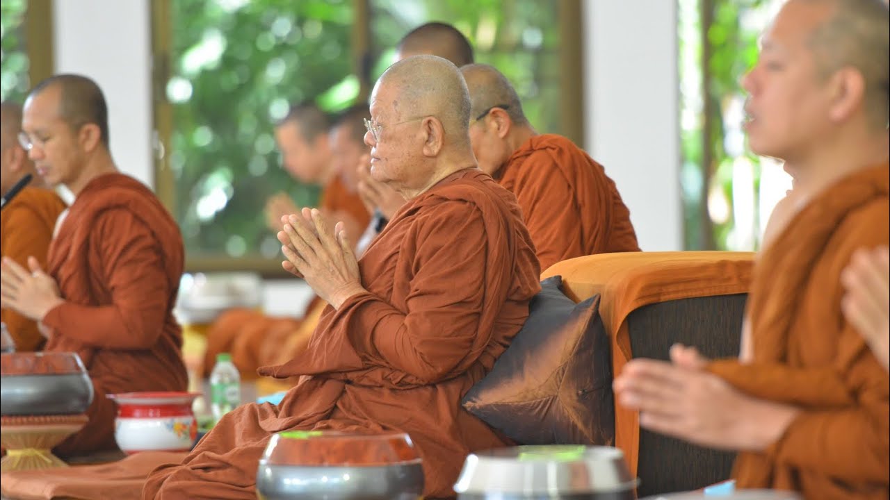เช้าสงบ…บนศาลาแห่งศรัทธา
