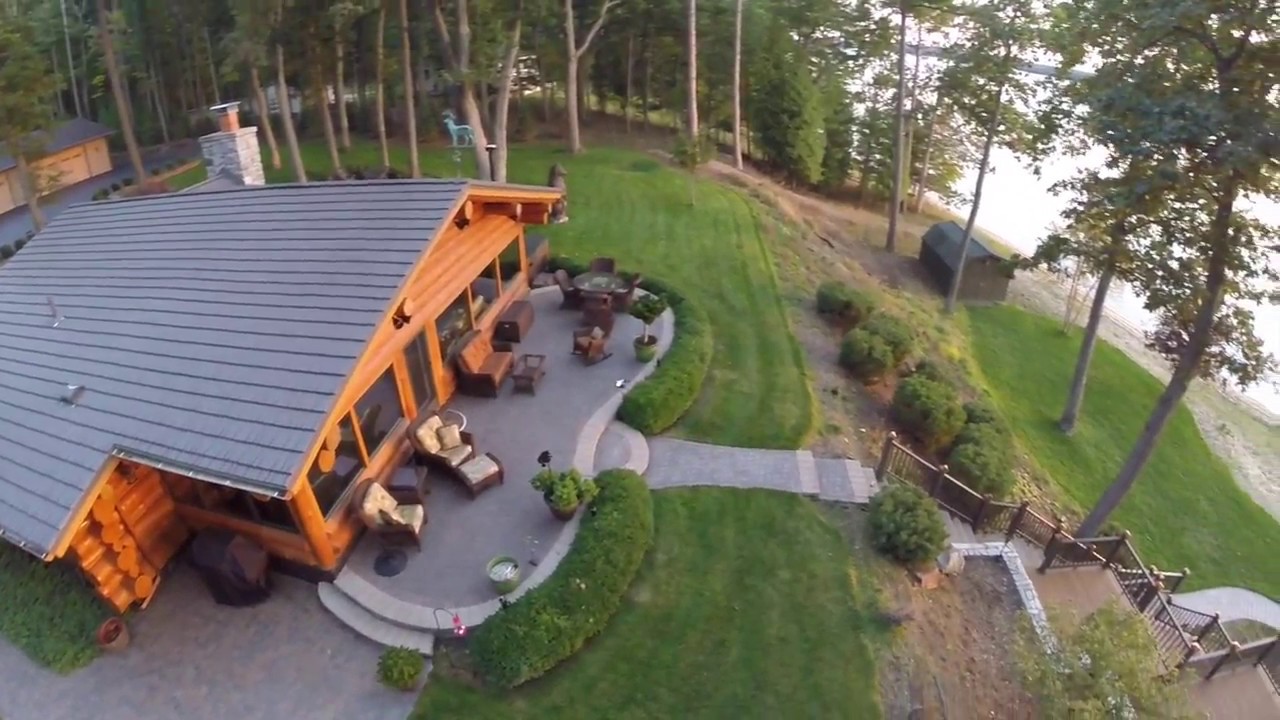100 Illinois, Higgins Lake, Mich.