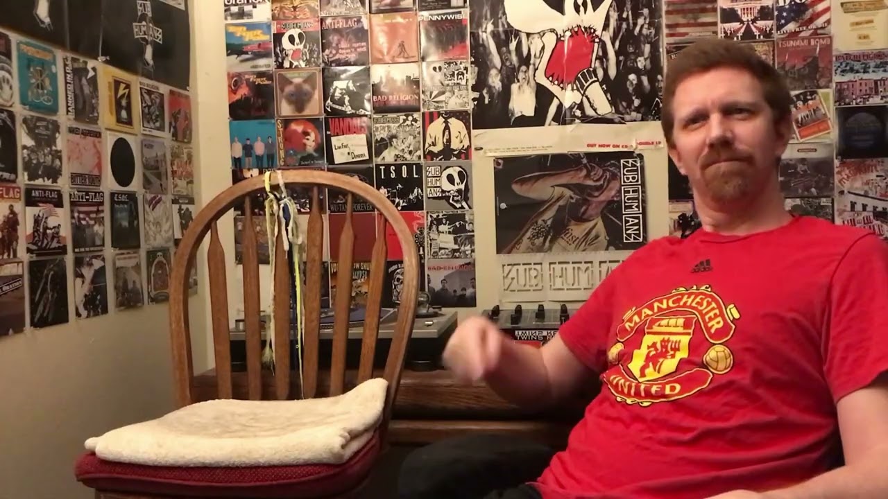 Shnootz - Reaction Video (The Smiths - I Keep Mine Hidden)