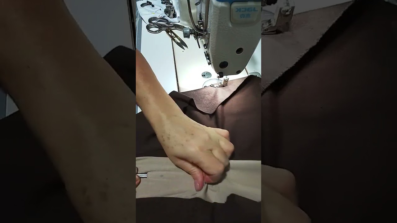 #pregando#ziper em moletom #costura #foryou 🪡🧵🧷vem aprender #🪡🧵🧷