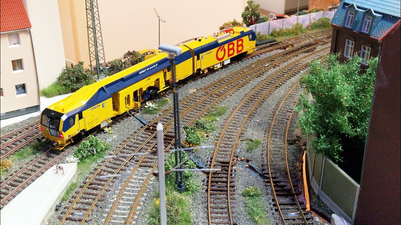 H0 Modelleisenbahn - ÖBB Gleisstopfmaschine im Einsatz