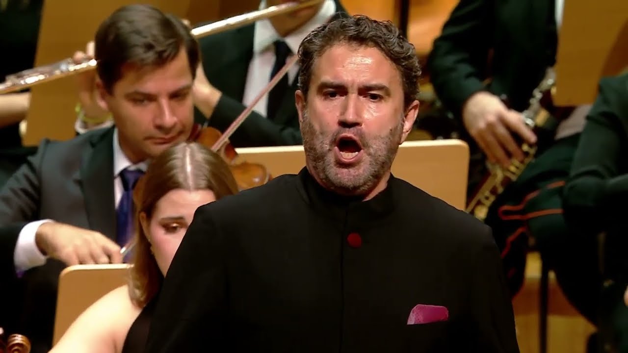 Juan Noval-Moro: De este apacible rincón de Madrid (Luisa Fernanda - F. Moreno Torroba)