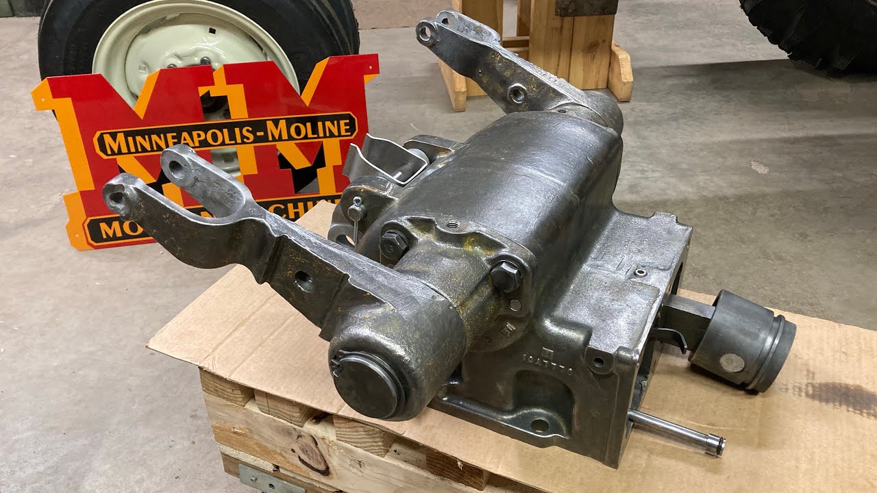 Assembling X231's Hydraulic Lift Housing - Rock Shaft & Rear Pivot Hinge Operation Episode 