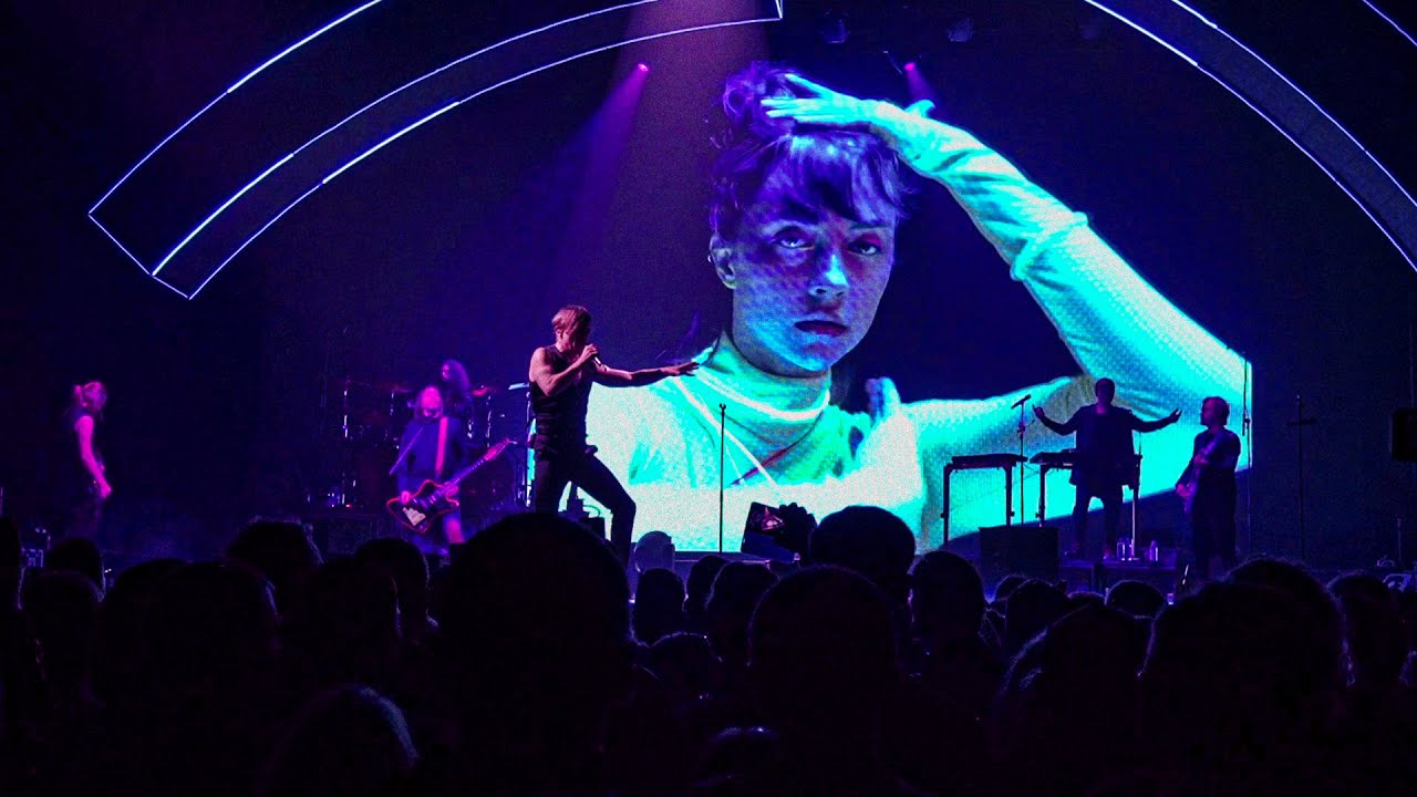 Би-2 &ndash; Дурочка (извините, но 18+) LIVE @ концерты NewBest в 2019-2020