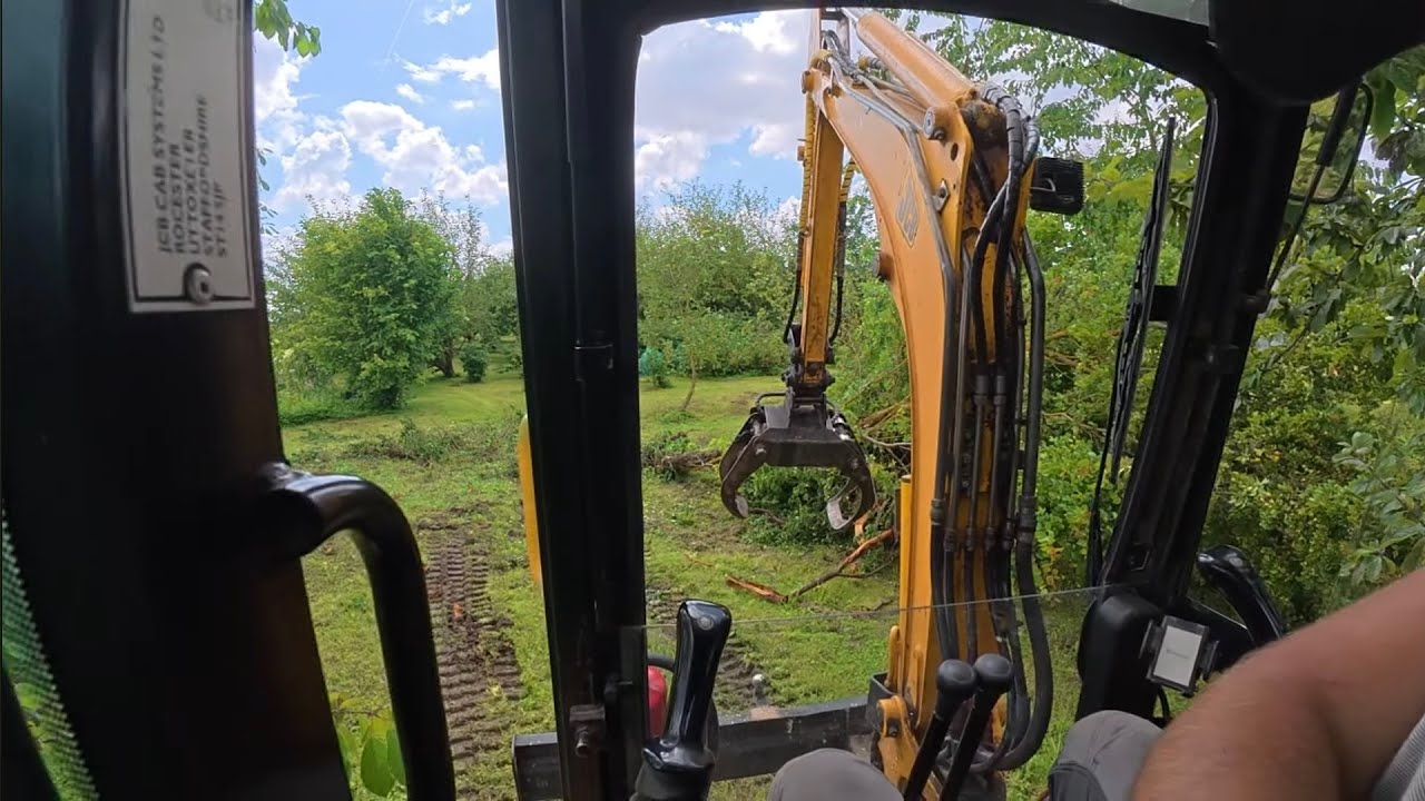 #JCB8030ZTS Уборка аварийного дерева в саду #husqvarna445 #алыча после ливня.!