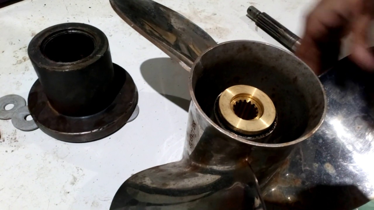 Suzuki outboard propeller bush replaced