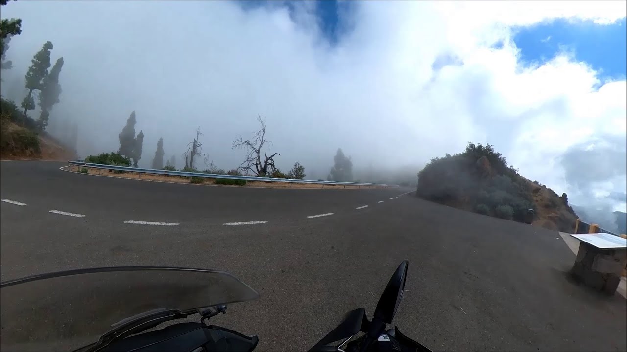 Shorty! Motorrad fahren auf Gran Canaria! Manchmal kommt es anders als man denkt! Durch die Wolken!