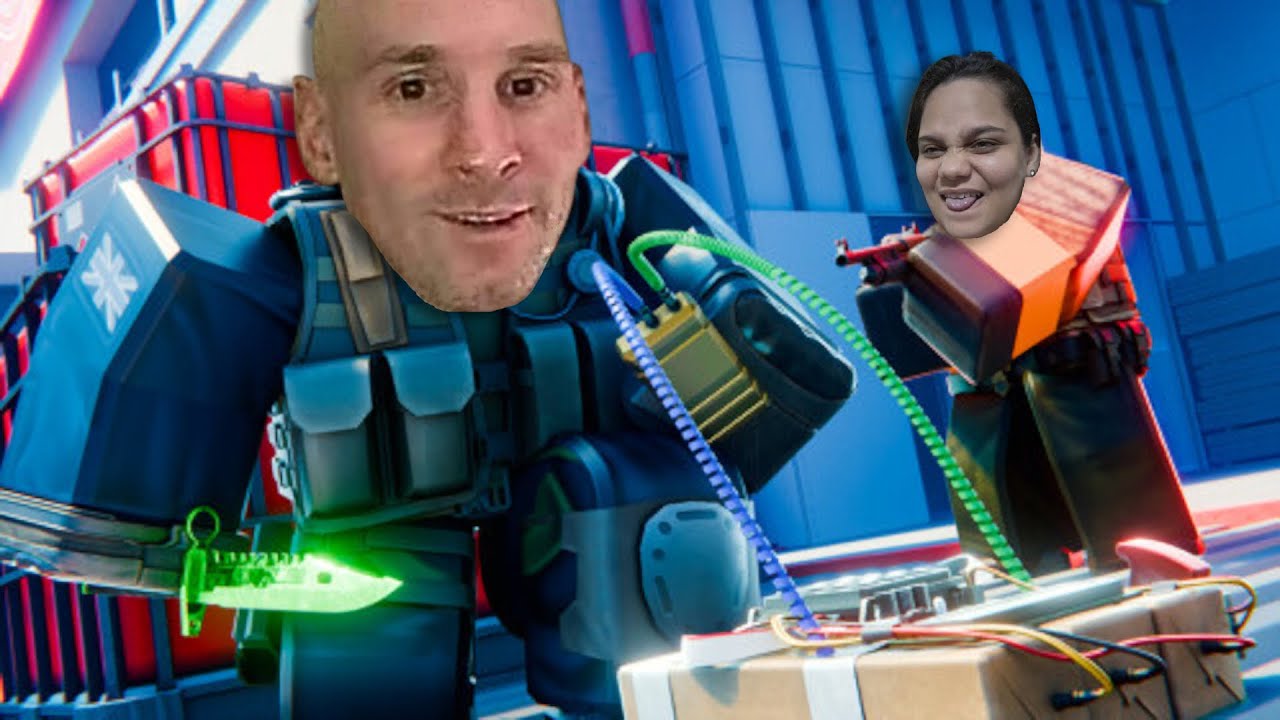 CS DE ROBRÓQUIS??? - BloxStrike no Roblox com meu irmão!