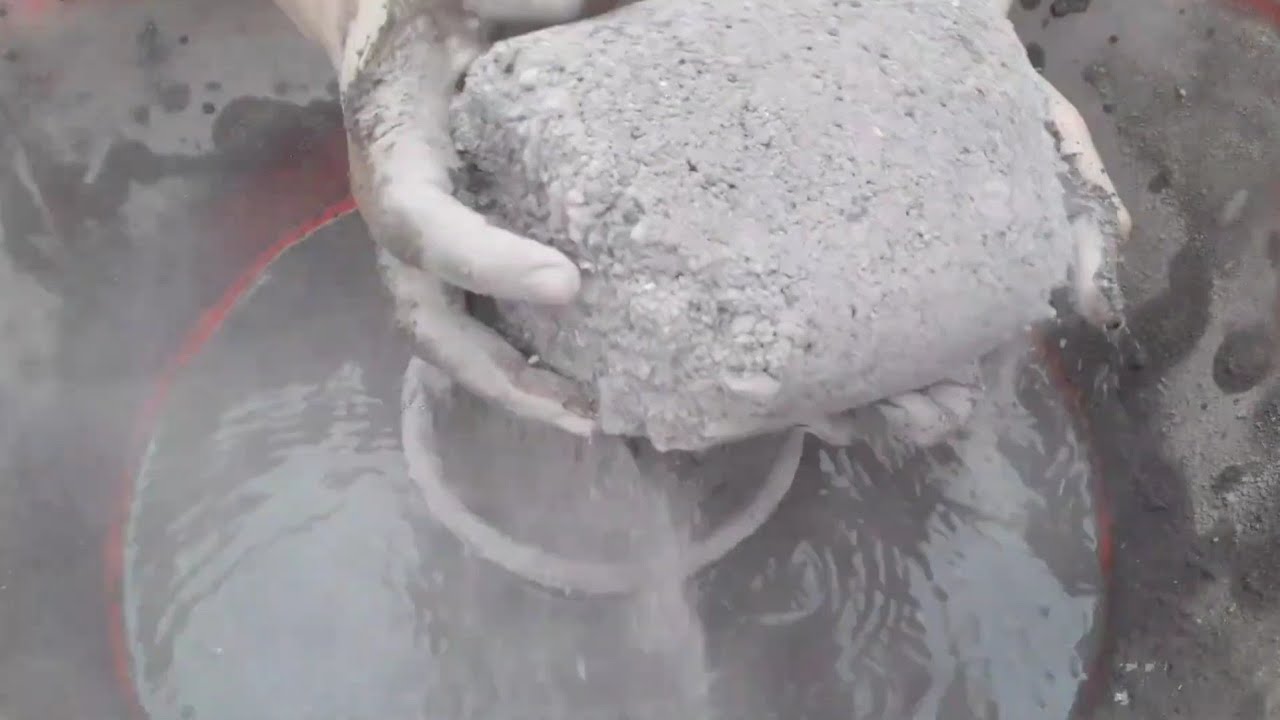 Satisfying🥁💯 Dustiest Smokey cubes crumbling in water+ over paste relaxing smokey dusty video💦📸🤤🔥