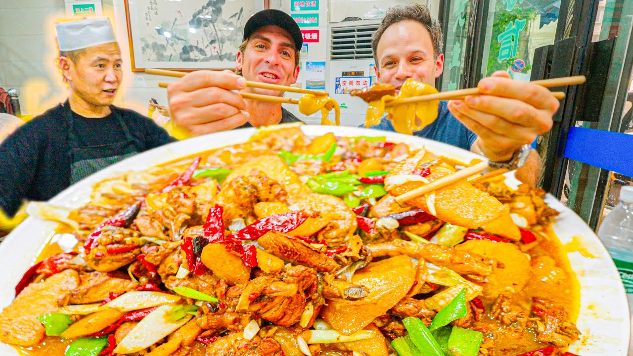 MUSLIM Chinese Street Food Tour in Xi'an, China (Silk Road Series Begins!)