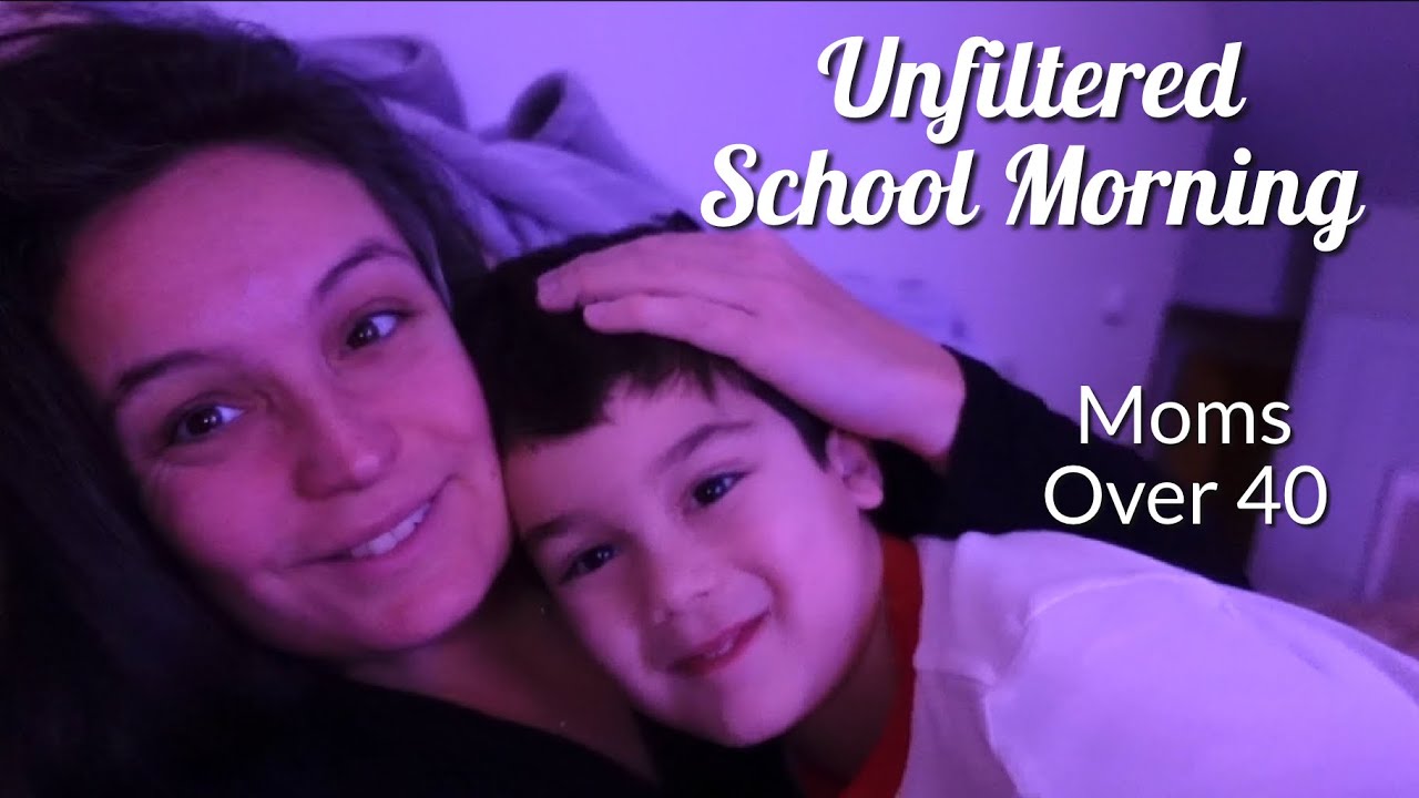 Неприукрашенная утренняя рутина перед школой, домохозяйка, мамы старше 40, мама двоих детей