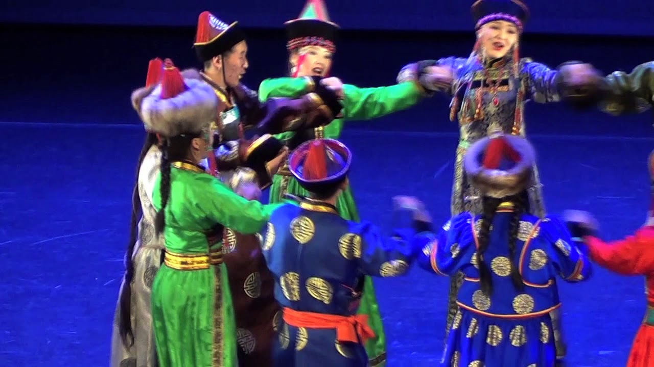 Kansantanssi- ja -musiikkiryhm&auml; 