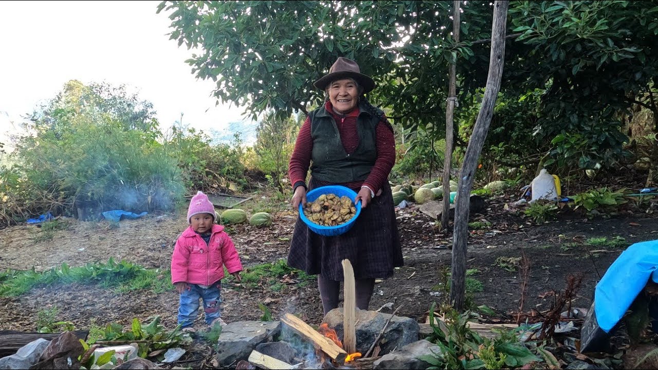 SACANDO TOCUSH DE PAPA DEL POSO