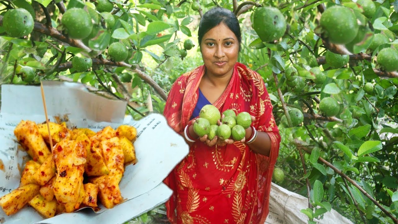 বাটা মসলায় টক  ঝাল চট্পটি পেয়ারা মিক্চার রেসিপি একদম দোকানের মতো ।। Guava Mixcture || Chat Recipe
