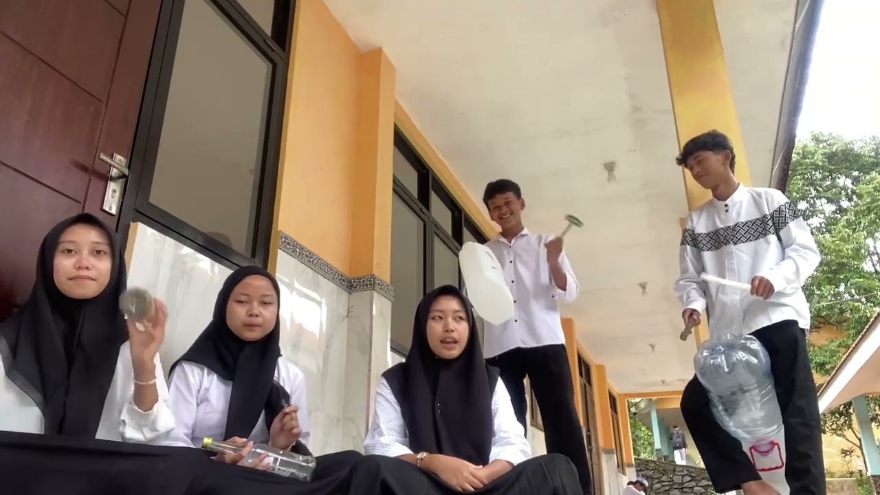 Alat musik kontemporer kelompok 4 (Apuse & Sayonara)