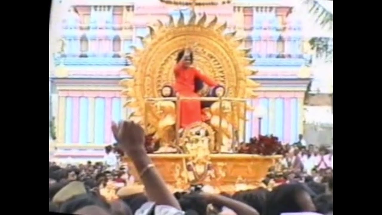 Bhagawan Sri Sathya Sai Baba | Golden Chariot Procession | Sep 22 1997