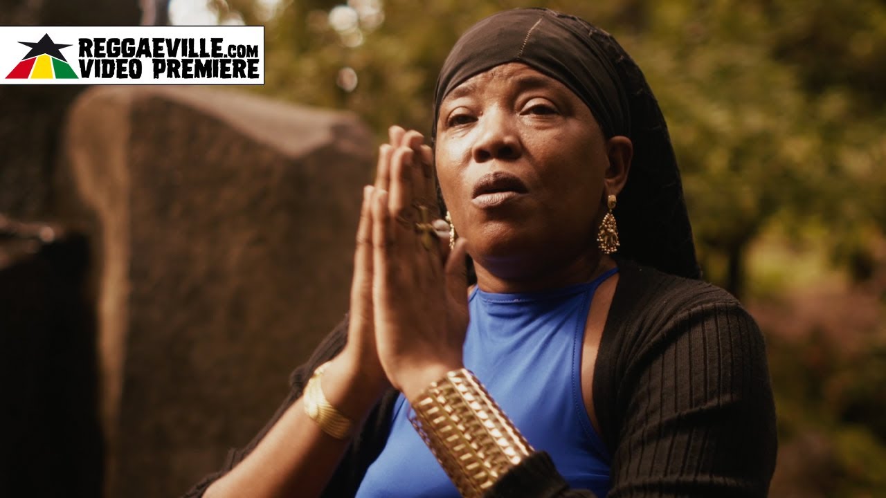 Dezarie Phoenix - Hold On [Official Video 2025]