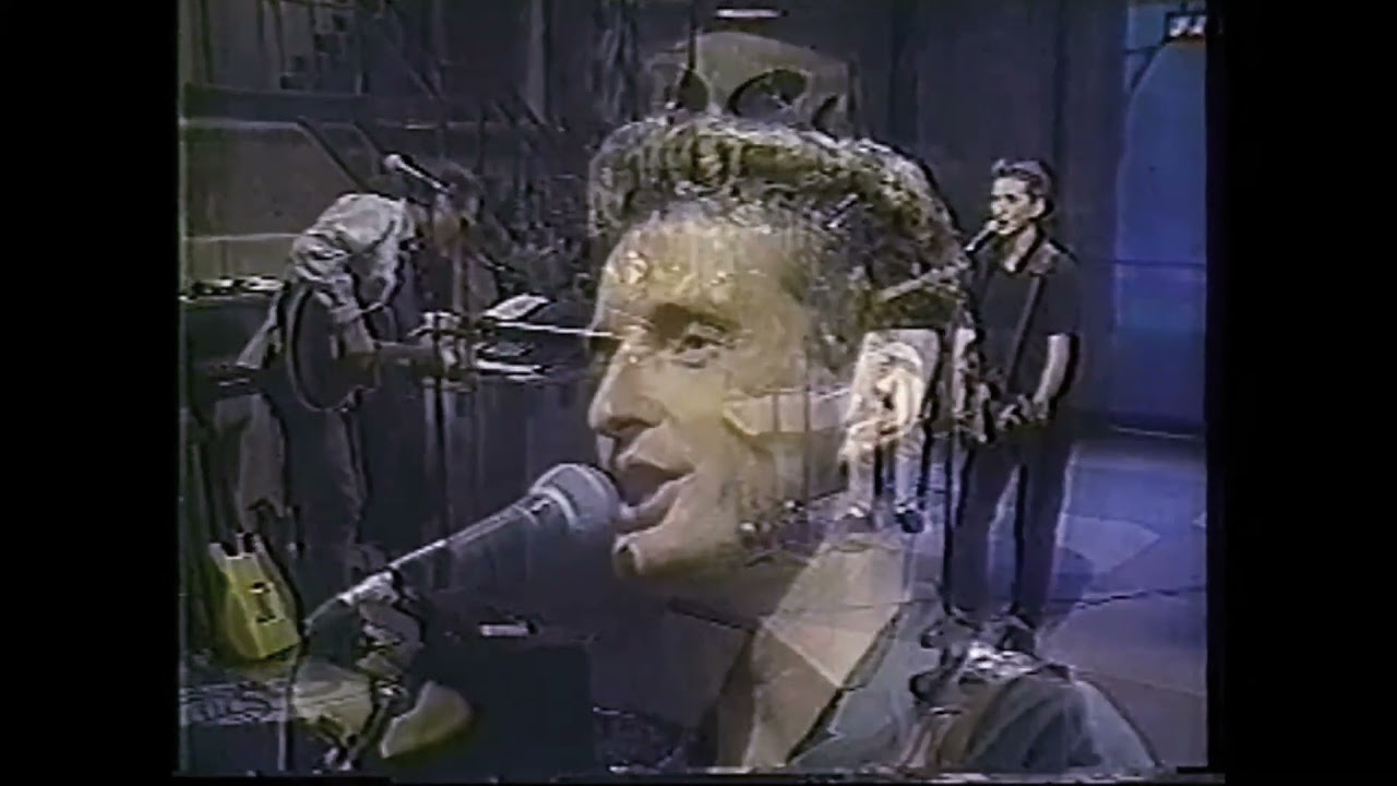 Billy Bragg - Greetings to the New Brunette on David Letterman (DESATURATED)