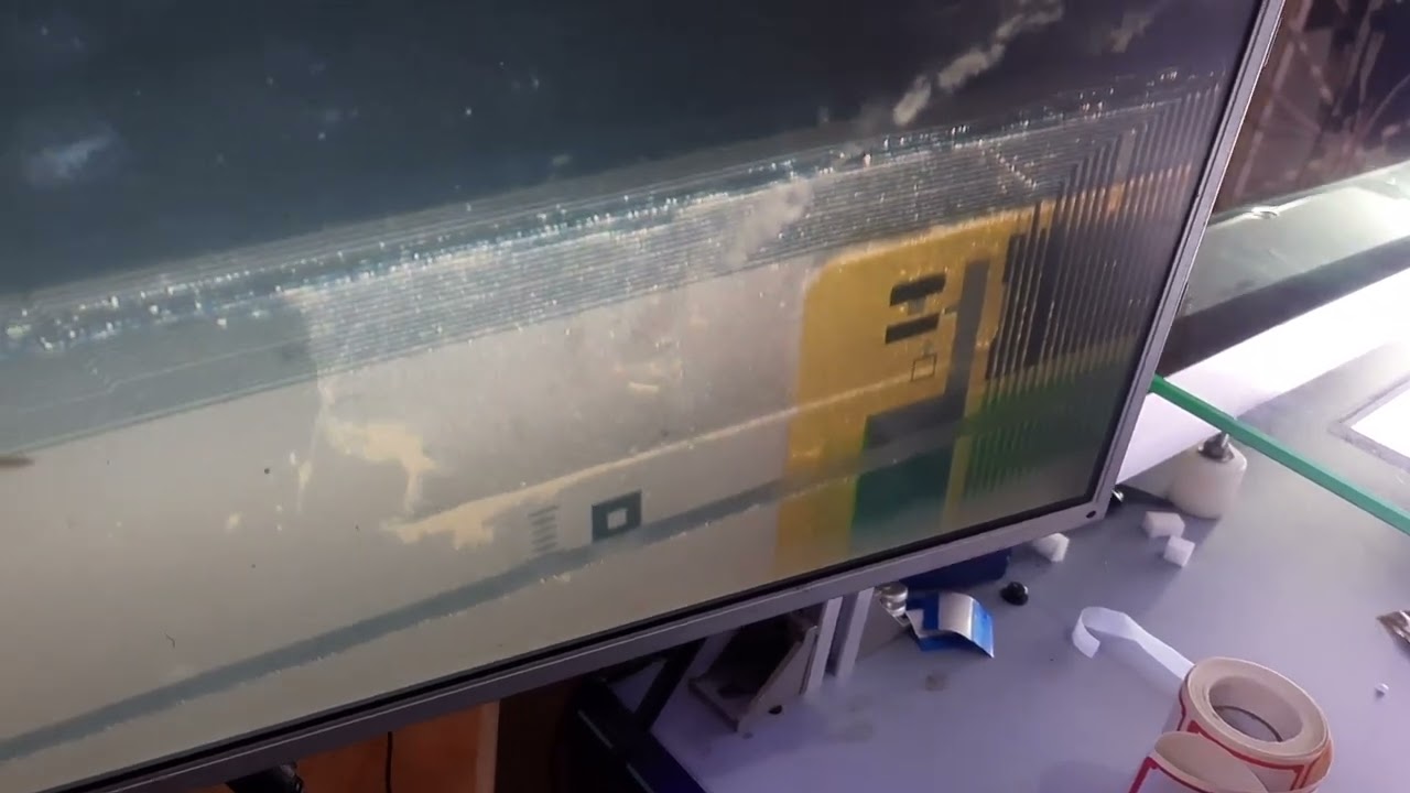 Samsung  só com a metade da imagem  feito a troca do cof