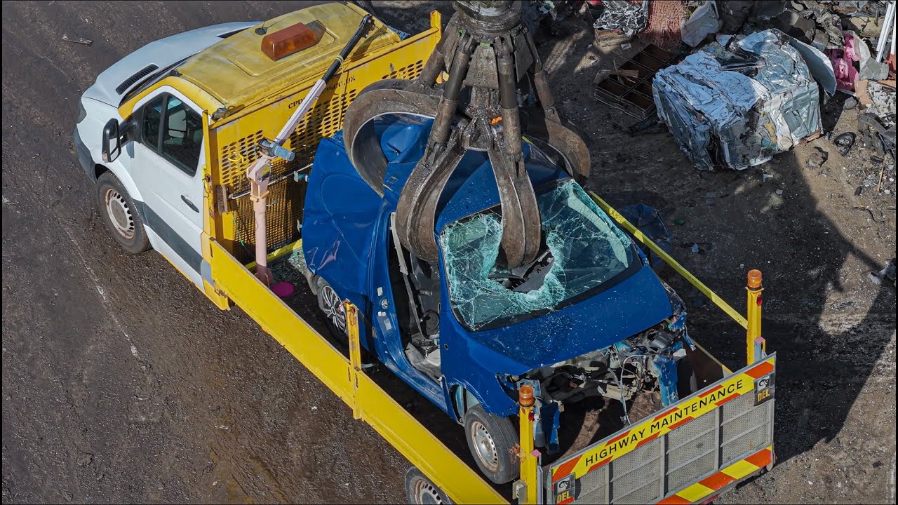 Scrap Metal Recycling at S Norton in Liverpool with the Lindemann EtaRip Pre-Shredder ♻️ #recycling