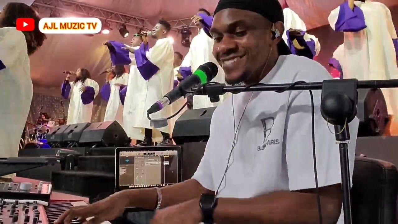 CHRISTMAS CAROL MUSICIANS MASHUP 🔥 