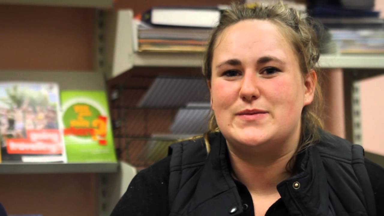 Volunteering In The UK - Tanya and Sarah at the Abbey School, Reading, UK