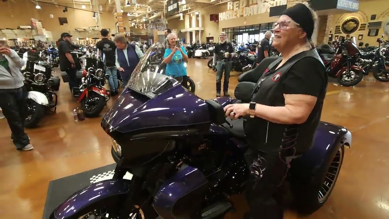 2026 Street Glide Limited 3, wife got new bike & happens to be her birthday tomorrow.