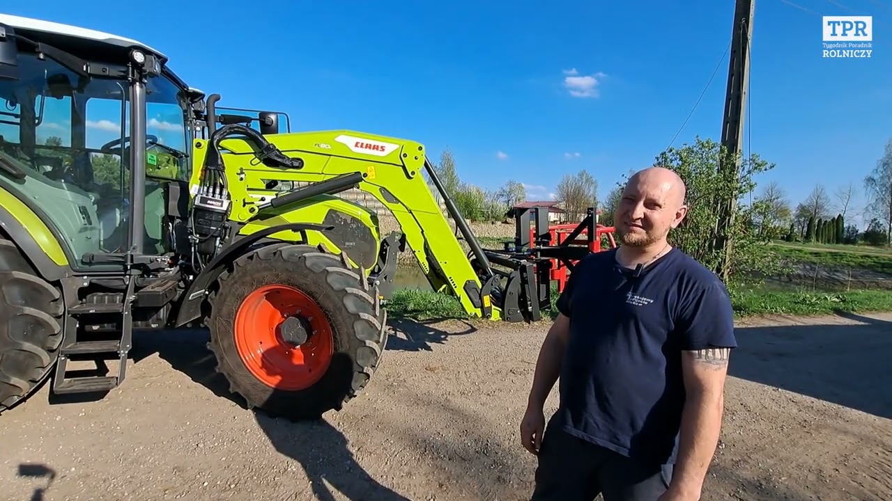 Mały ciągnik do wielu zadań. Jak Claas Axos 3 sprawdza się u dostawcy mleka do OSM Łowicz?