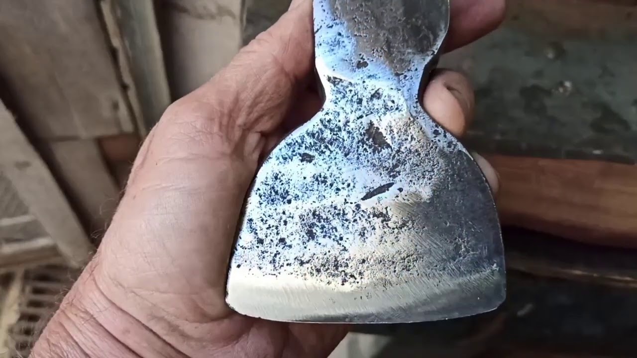 Restauração de uma machadinha antiga!