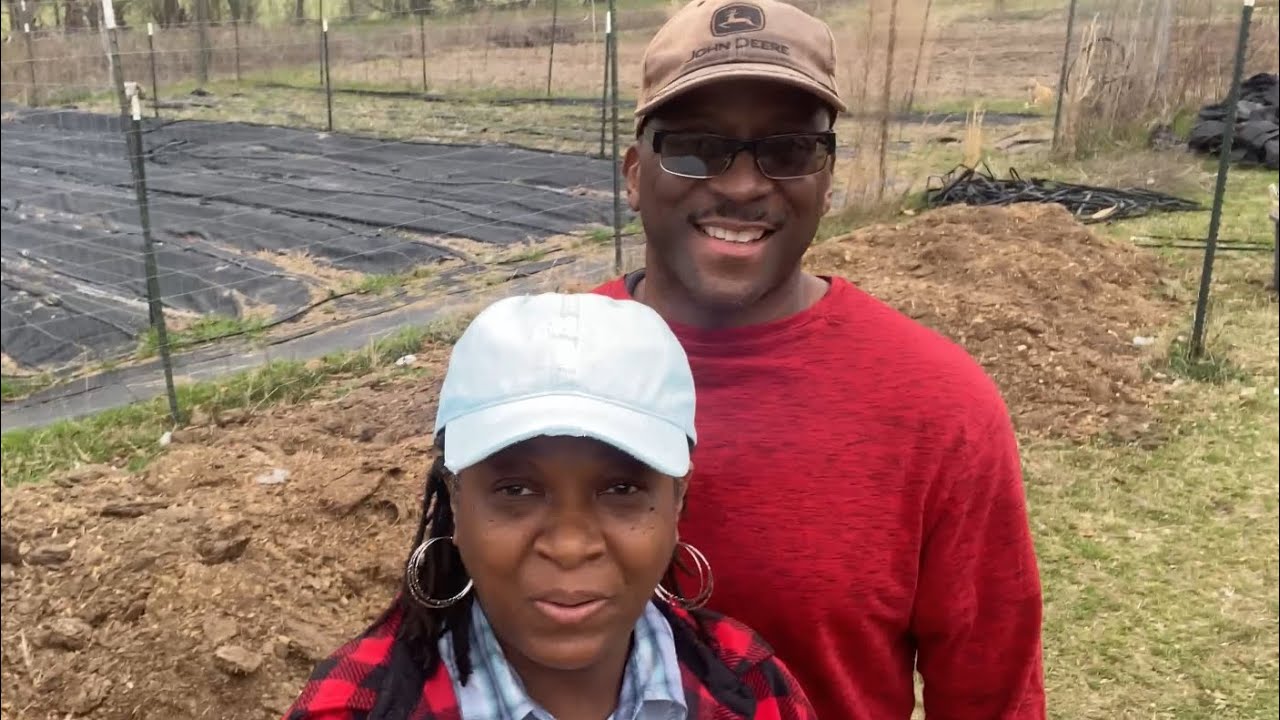 FREE & EASY COMPOST ~ How We Get It!