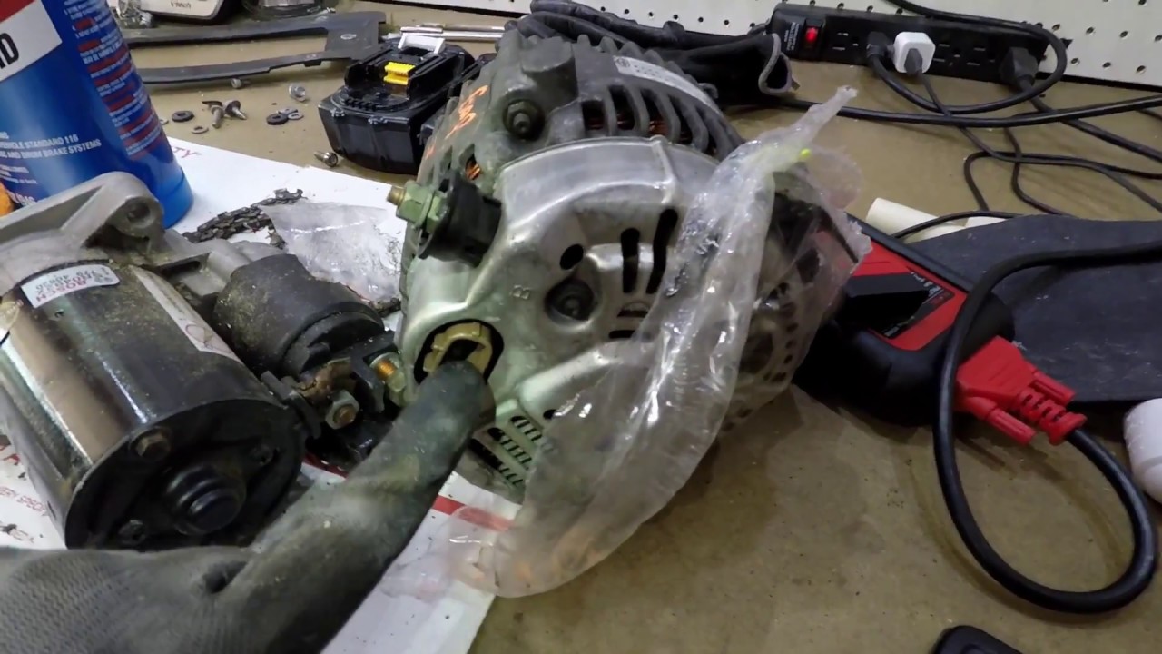 2000- 2006 Toyota Tundra Sequoia 2UZ-FE 4.7L Alternator Replacement