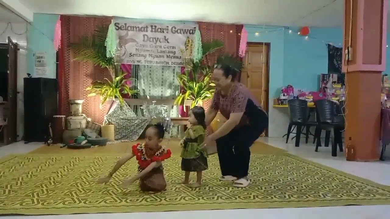 ajat indu ari uchu tuai rumah Nanga Teru Baroh Debak.