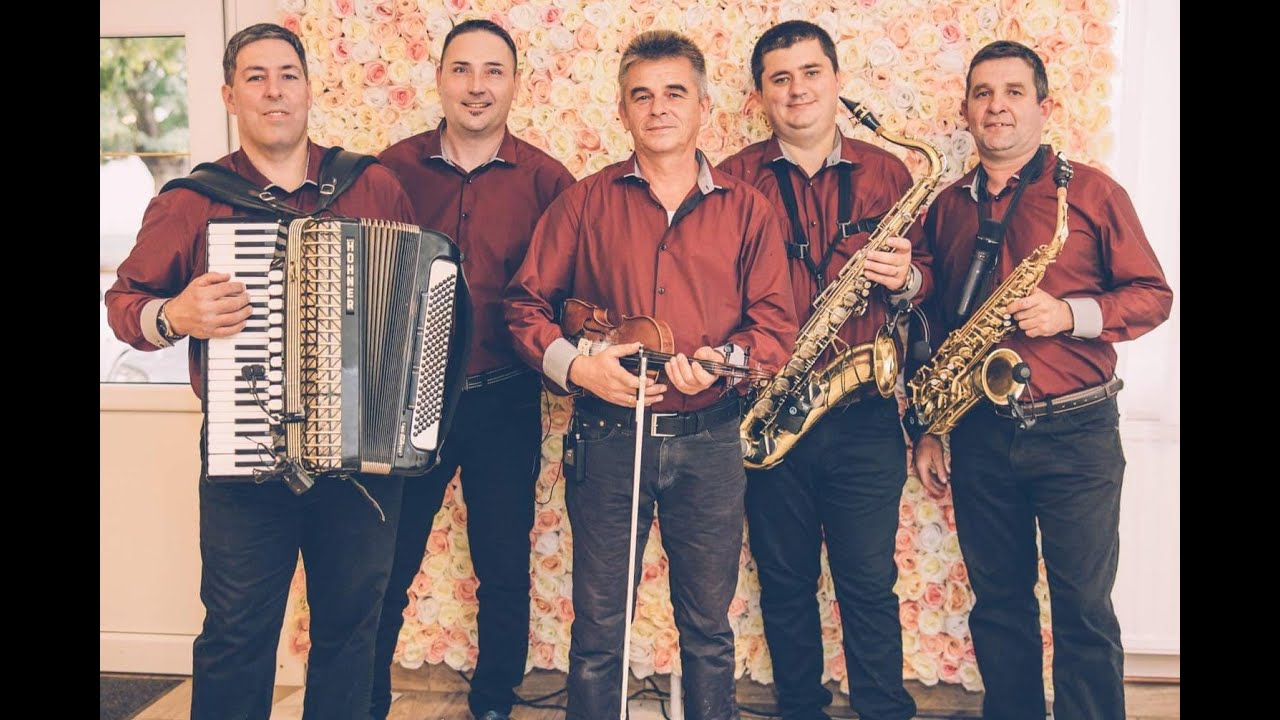 Jegenyefán fészket rak a csóka, Fagyban közepében a telnek   Akusztik együttes