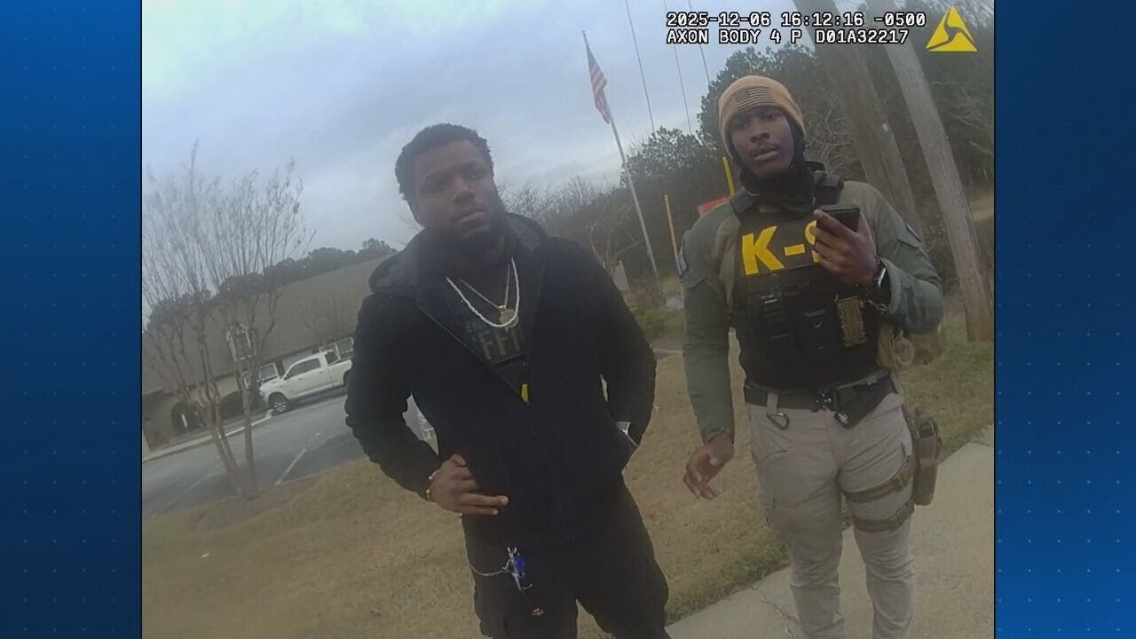 Police impersonators held man at gunpoint. Then a real officer arrived