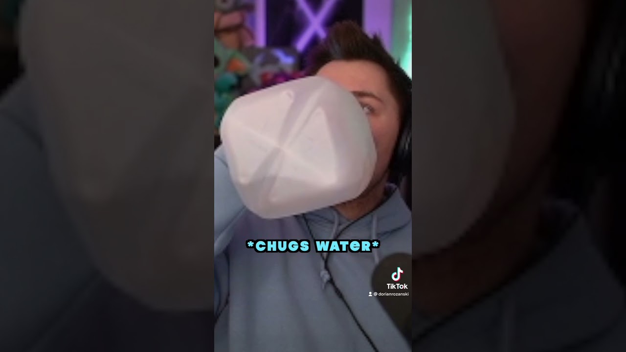 Genshin Impact Streamer Drinks TOO MUCH Water!