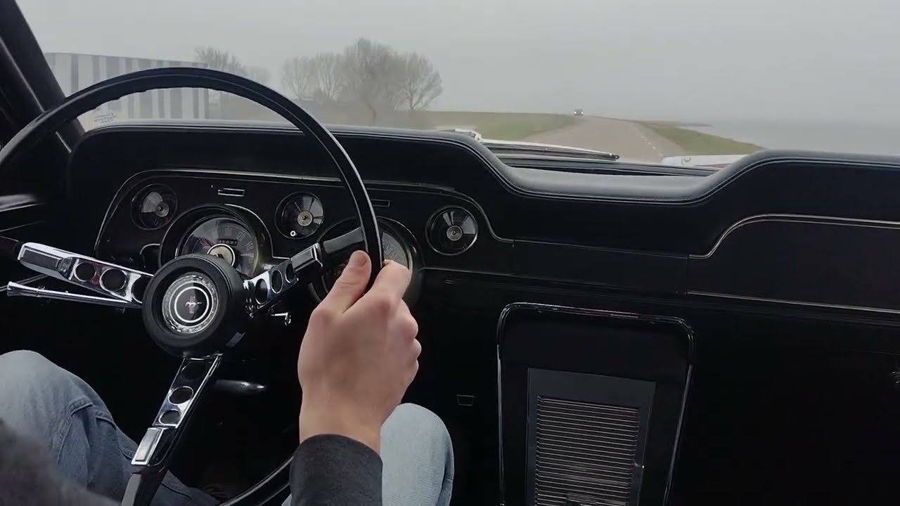 1967 Ford Mustang 289 V8 – 4-speed Toploader cruising