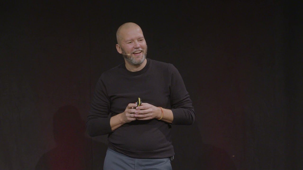 How do spaces shape the future of urban mobility? | Stefan Carsten | TEDxKassel
