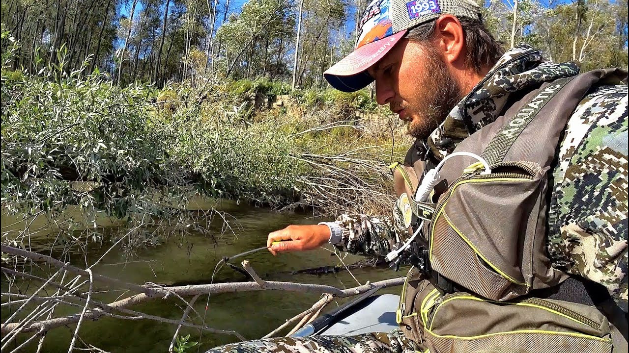 Опустил КАРМАК в лунку между коряг,Крупный язь,плотва,лещ окунь.Рыбалка на поплавок , щука на джиг.