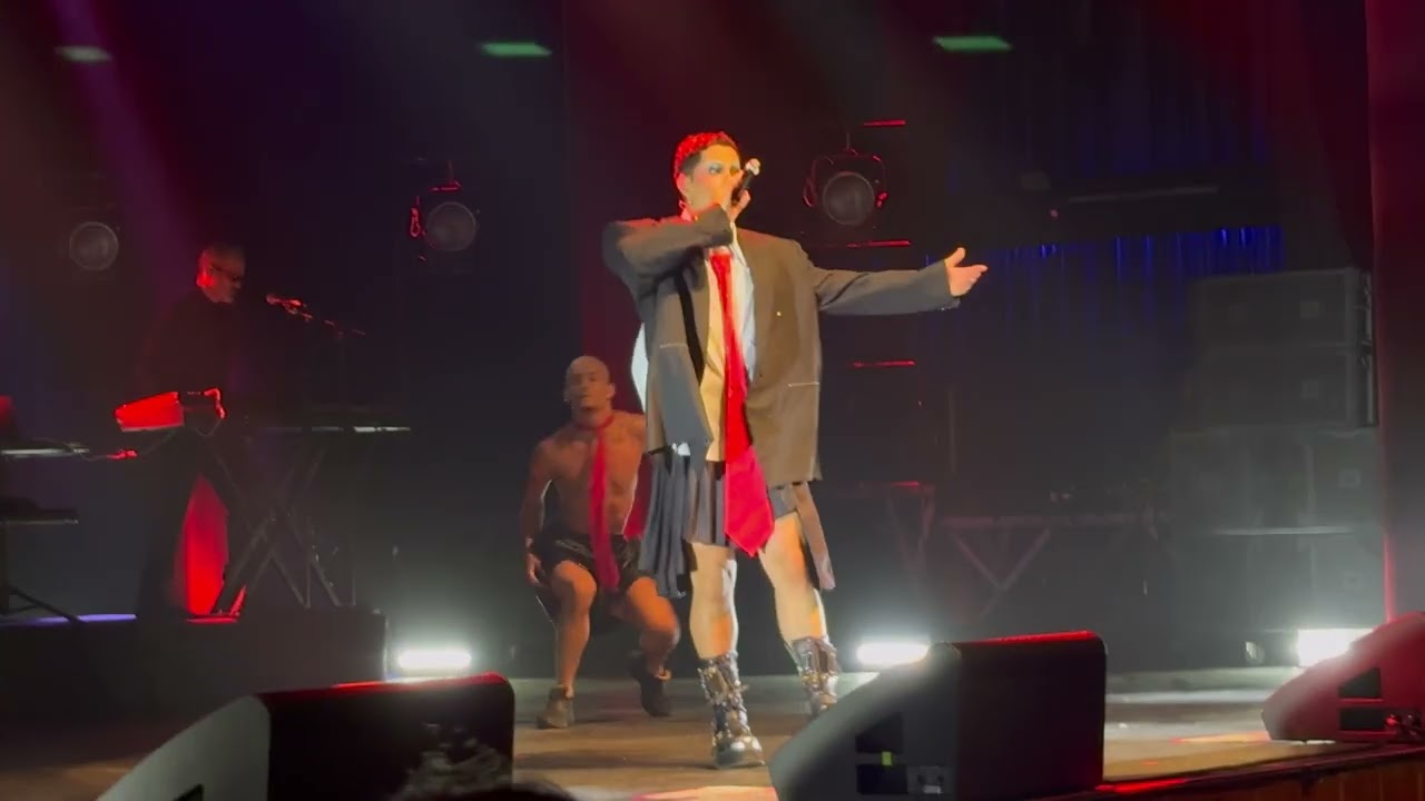 Aún Hay Algo - Christian Chávez no Brasil