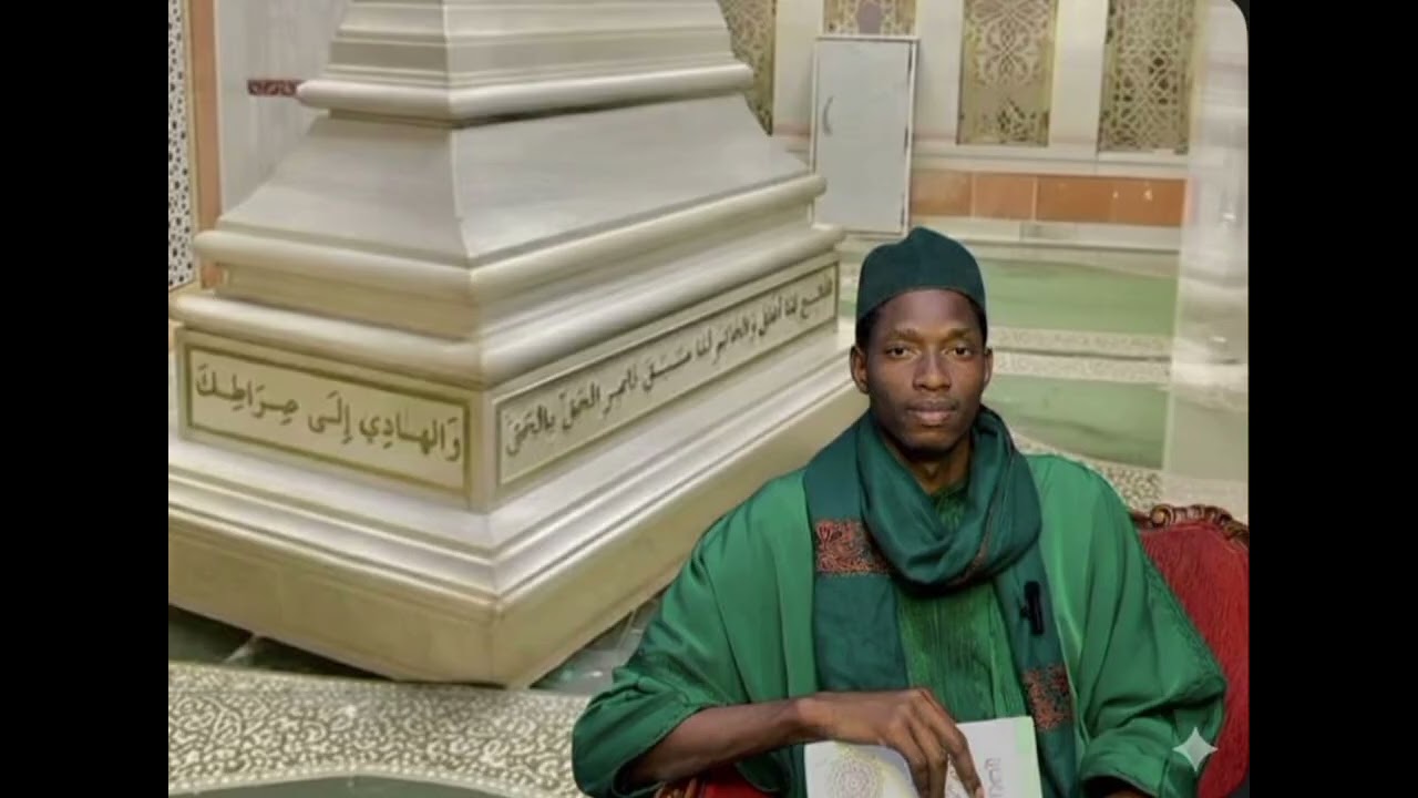 AY DÈKAANÈ DIEUM CI TALIBÈS TIDJANES YI AK MOUHADAMES YI PAR- SIRAADJI DINE AT TIDJANY _PARTIE 1