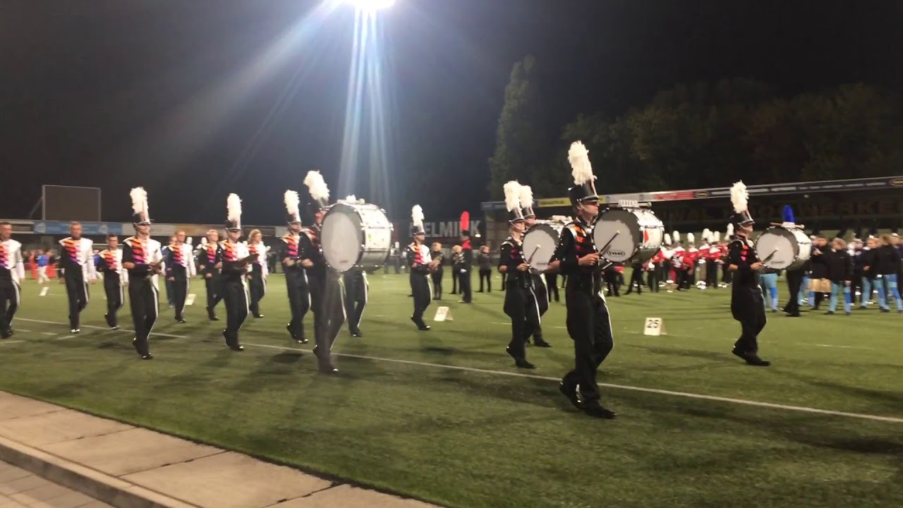 jubal dordrecht met het liedje can't stop the feeling tijdens de afmars van dmg finals