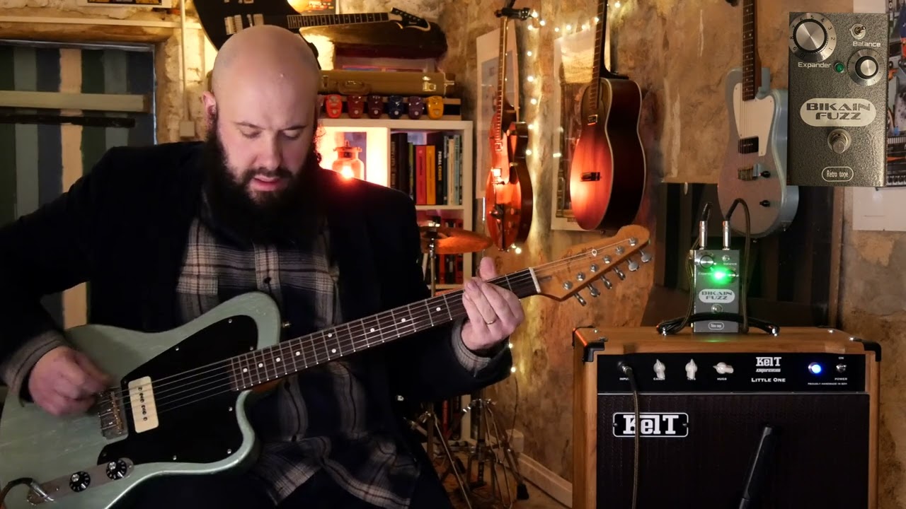 Retro Tone Bikain Fuzz  - La violence à l'accent basque