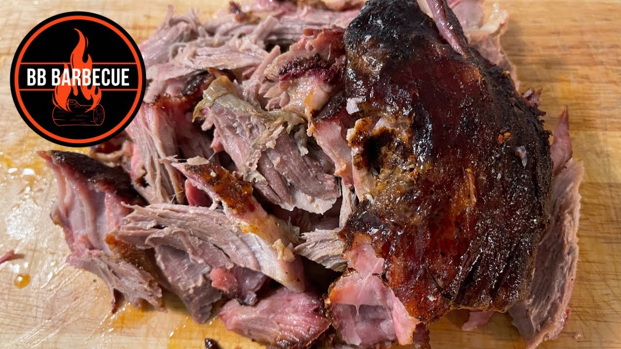 Как коптить свиной окорок на угольном гриле | Котел Weber