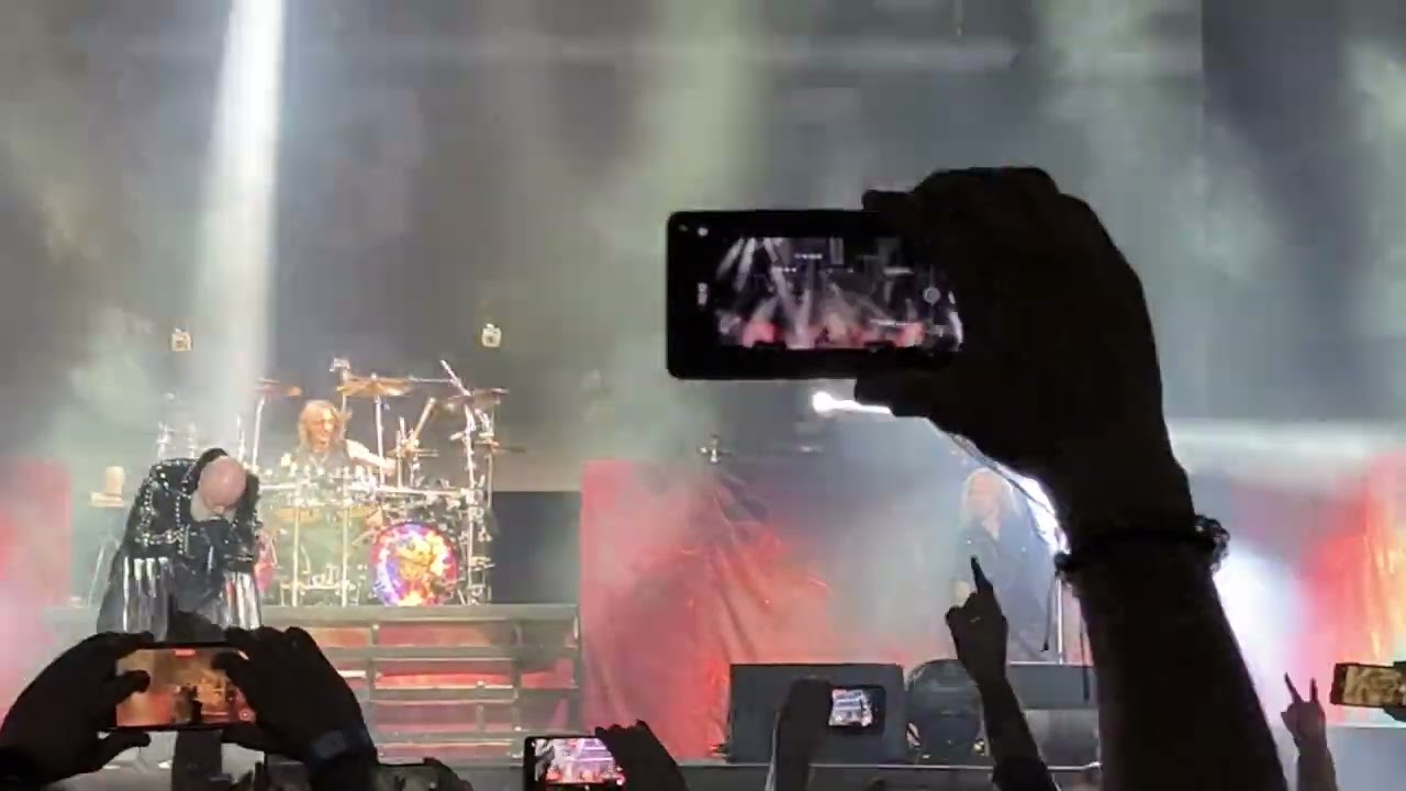 Judas Priest - Painkiller (Live in El Salvador)