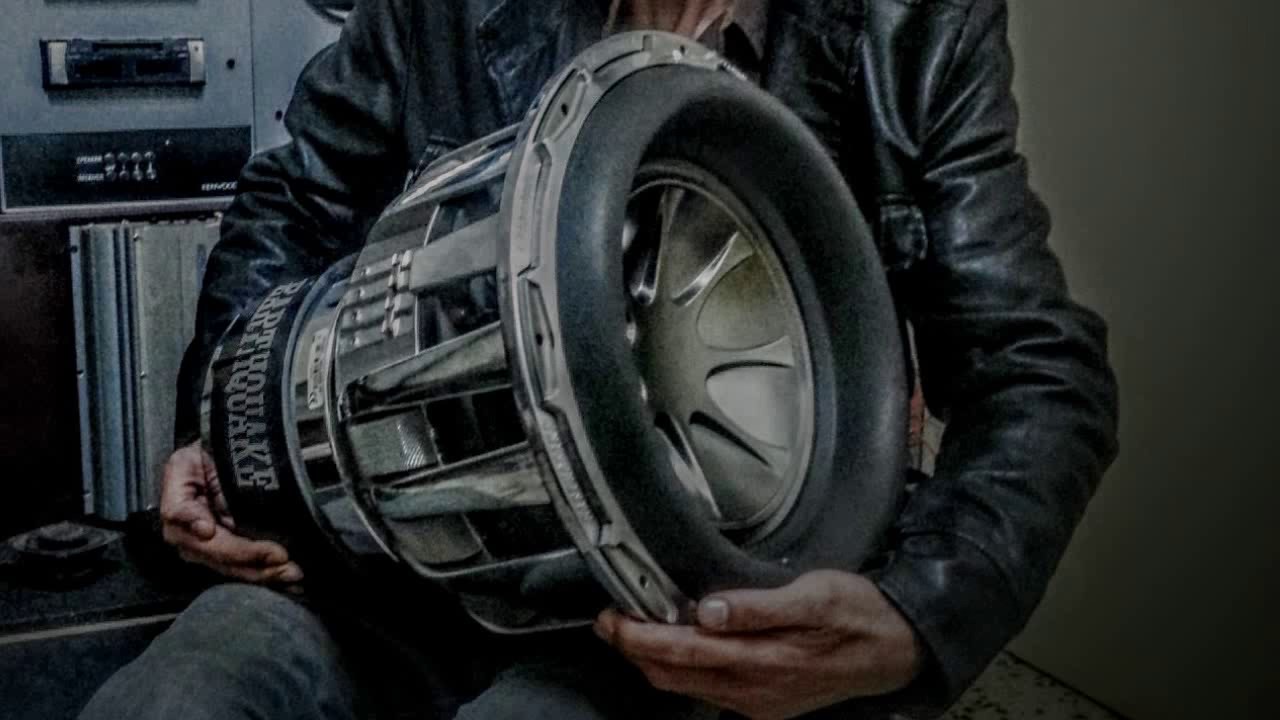 Bassotronics - 20hz Violation